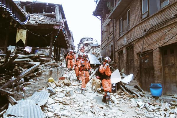 Sadakataşı Acil Yardım ekibi Nepal'de