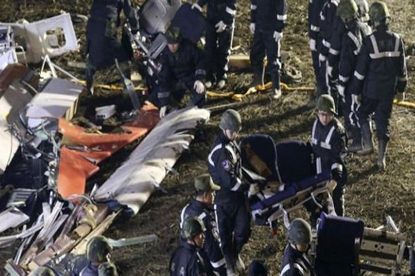 Yolcu otobüsü uçuruma yuvarlandı: 35 ölü