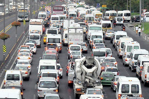 TEM’de 10 kilometrelik kuyruk