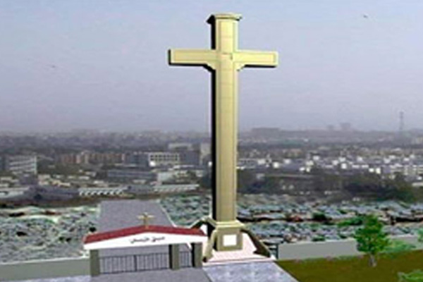 Müslüman işçiler kandırılıp haç inşaatında çalıştırılmış!