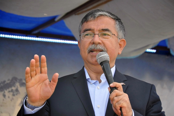 'Sınırlarımız yol geçen hanı değil'