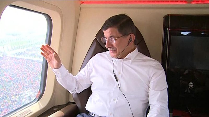 Davutoğlu'ndan AK Partililer'e sürpriz