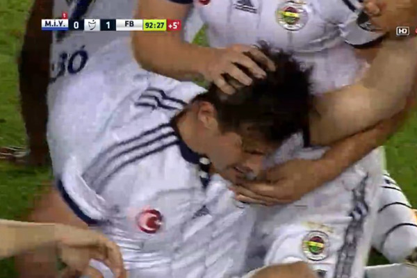 Emre Belözoğlu, Fener'i kurtardı