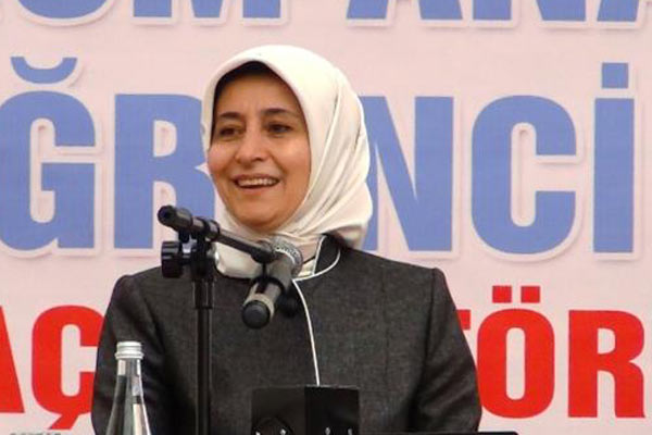 Kız yurdunun açılışına katıldı