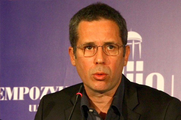 'AK Partili olmaktan utanan gençlere...'