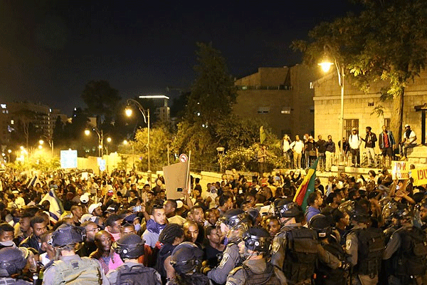 Yahudiler'in İsrail protestosu devam ediyor