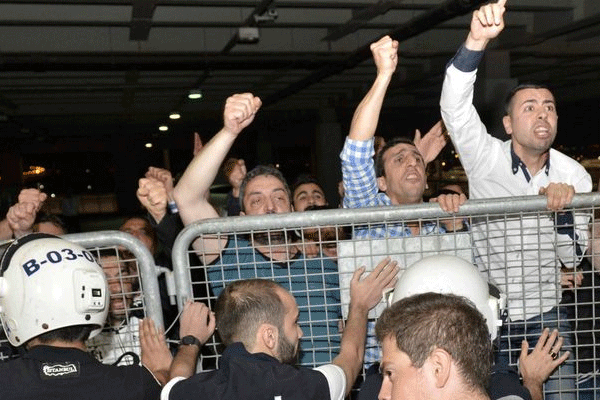 Beşiktaş'ı protesto ettiler