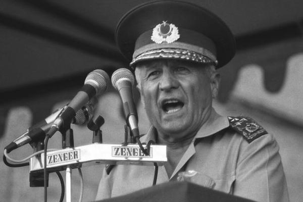 Kenan Evren'in villasını kimse almıyor