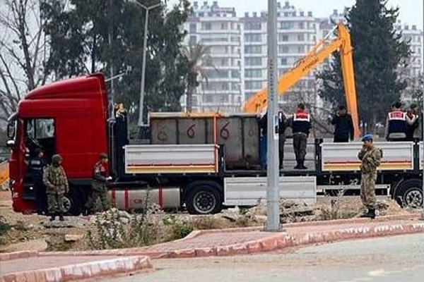 Cami minaresindeki kamera oyunu bozdu!