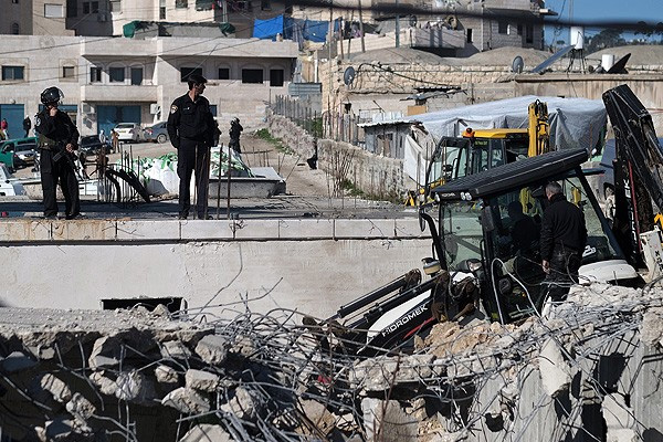 İsrail yıkmaya devam ediyor