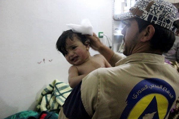 Esed, çocukları klorin gazıyla vurdu