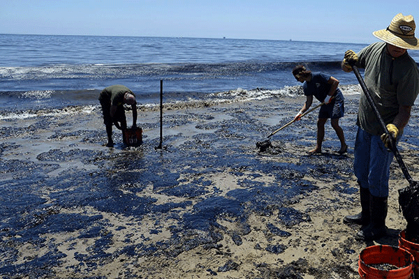 Petrol okyanusa sızdı