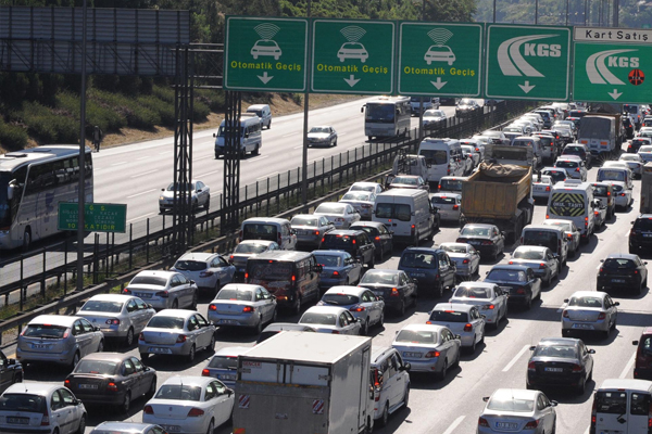 TEM'de gişeler arası hıza ceza geliyor