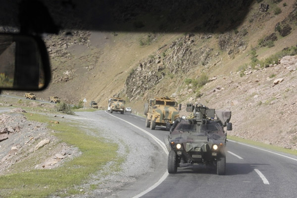 Sınır boylarına askeri sevkıyat