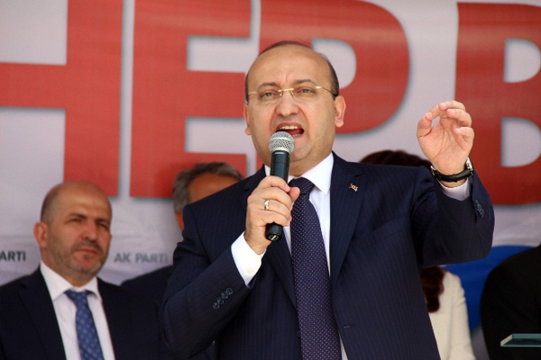 'Bunlar palavracı, üfürükçü siyasetçi'