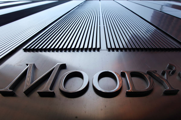 Moody's komşunun notunu düşürdü