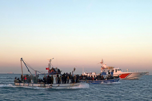 İzmir'de 46 kaçak göçmen yakalandı