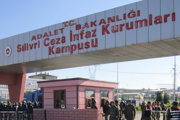 'Paralelciler cezaevinde birbirine girdi'