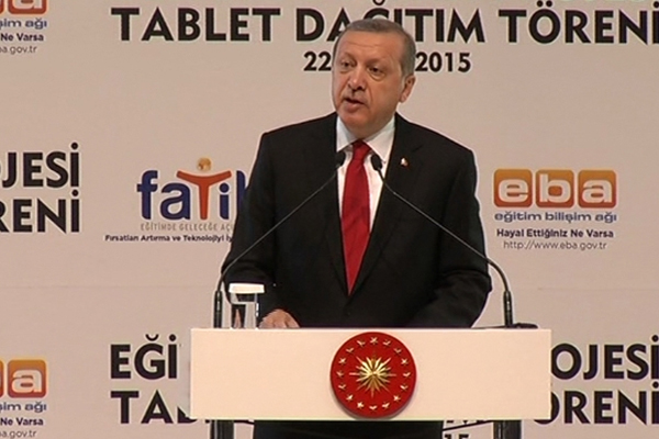 'Asıl olan kağıt, kitap, kalemdir'