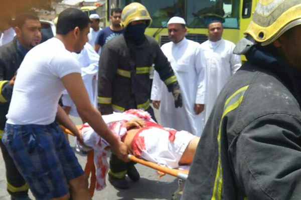 Suudi Arabistan'da camiye intihar saldırısı