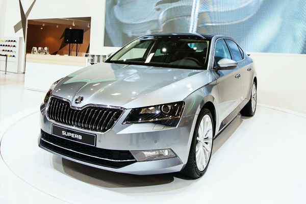 Gelmiş geçmiş en iyi  Skoda Superb  hayran bıraktı
