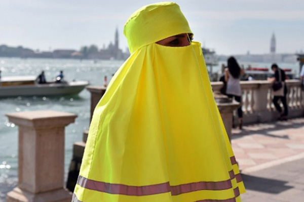 Hollanda Burka'yı yasaklamaya hazırlanıyor