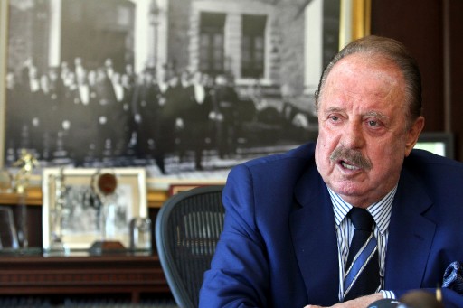 Cavcav yine hocasını kovdu