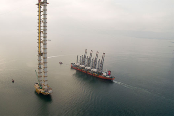 Türkiye'nin en büyük 4 dev vinci Körfez’e ulaştı