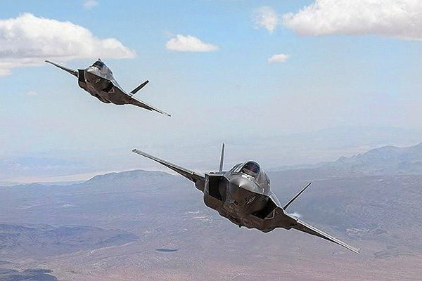 Ege'de Türk jetlerine taciz