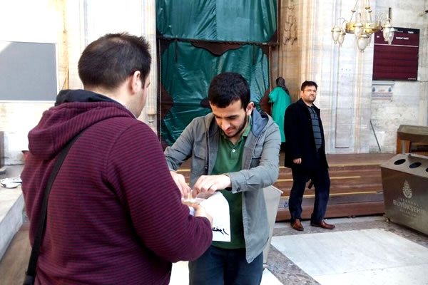 Lokum dağıttıkları için 'El Kaide'ci oldular!