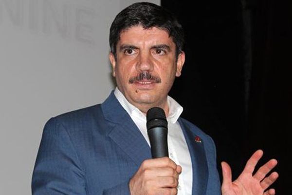 Yasin Aktay'dan Erdoğan'a salavatlı türkü