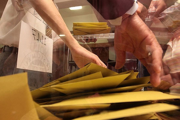 O ülke cumhurbaşkanı'nı seçiyor