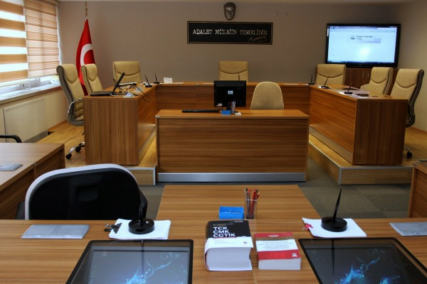 Böcek davası yarın devam edecek