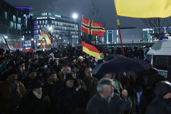 Eski PEGIDA sözcüsü Müslümanlardan özür diledi