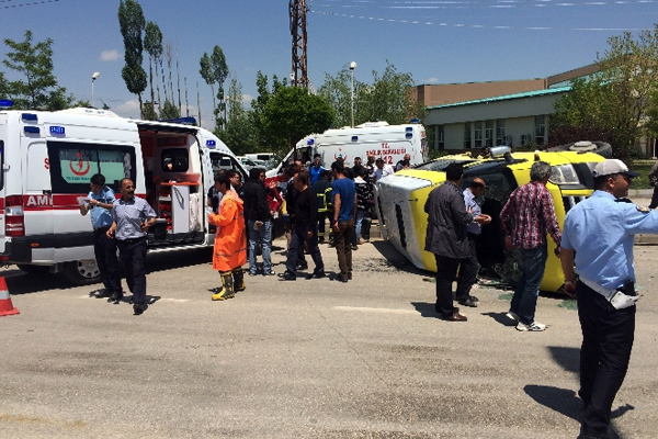 Van'da kaza: 18 yaralı