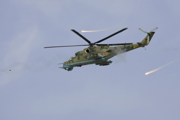 Esed güçlerine ait helikopter düştü