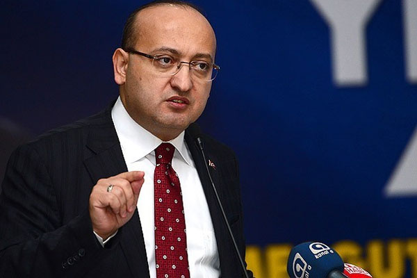 Akdoğan, yine sert konuştu