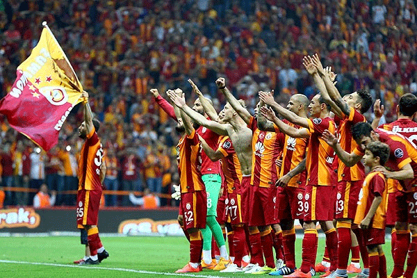 Aslan, Kartalı geçti