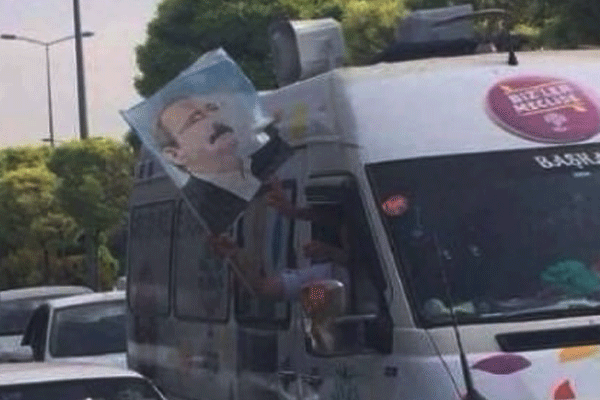 HDP seçim aracında Kılıçdaroğlu fotoğrafı