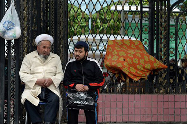 Tacikistan Uygurları Çin'e iade edecek