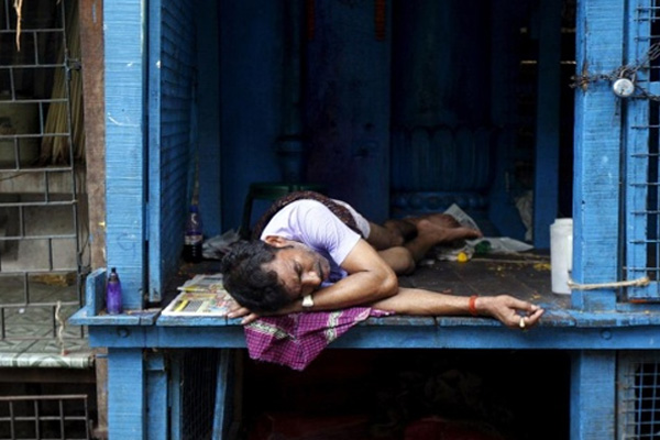 Sıcak havadan 430 kişi hayatını kaybetti