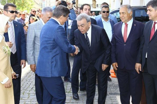 Aziz Kocaoğlu'nun fotoğrafı olay oldu