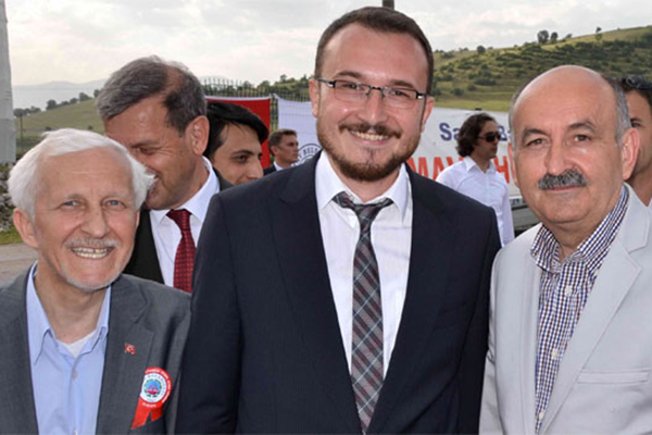 Sağlık Bakanı sigarayı bıraktırdı