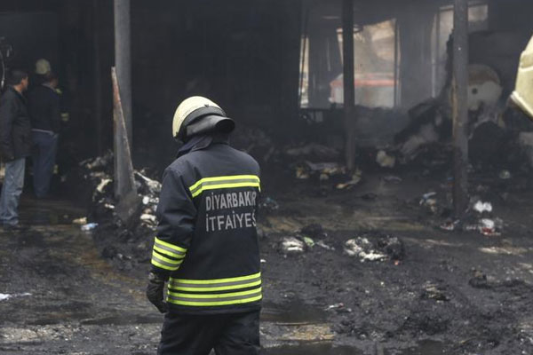 Çıkan yangında bir aile yok oldu!
