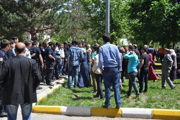 Boşanma kavgası: 8 yaralı