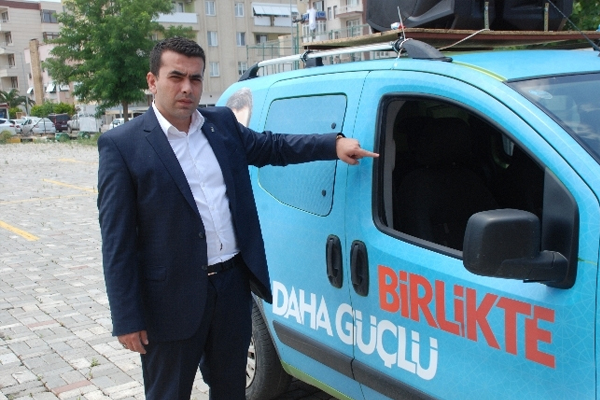 AK Parti aracına saldıranlar yakalandı