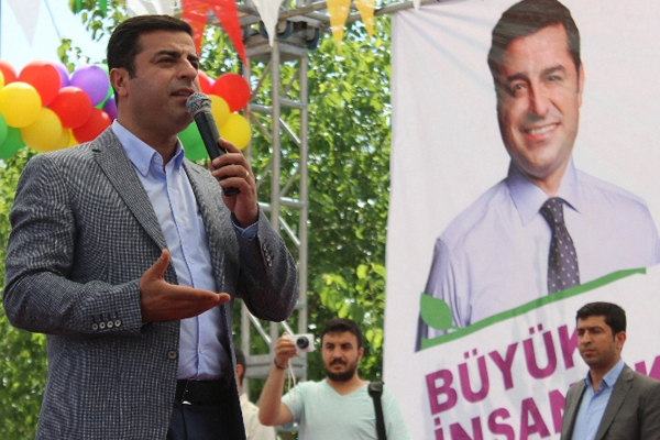 Demirtaş’tan ’Kibar Feyzo' benzetmesi