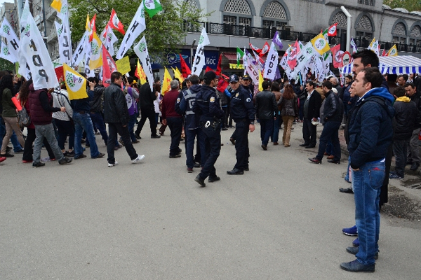 Zonguldak'ta HDP’ye bayrak tepkisi
