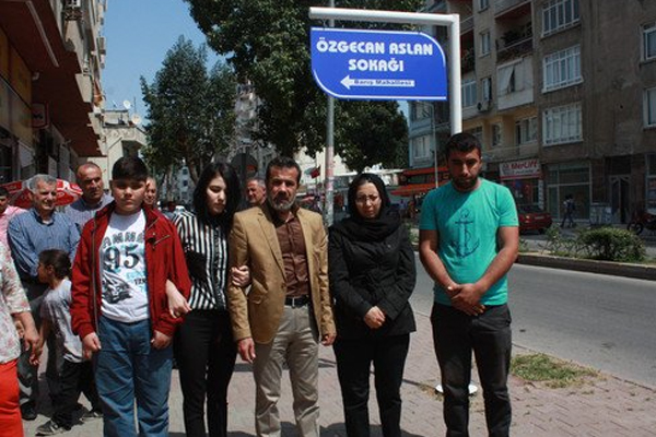 Özgecan'ın adı yaşadığı sokağa verildi