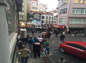 1915 olaylarını anma yürüyüşüne polis gözaltısı